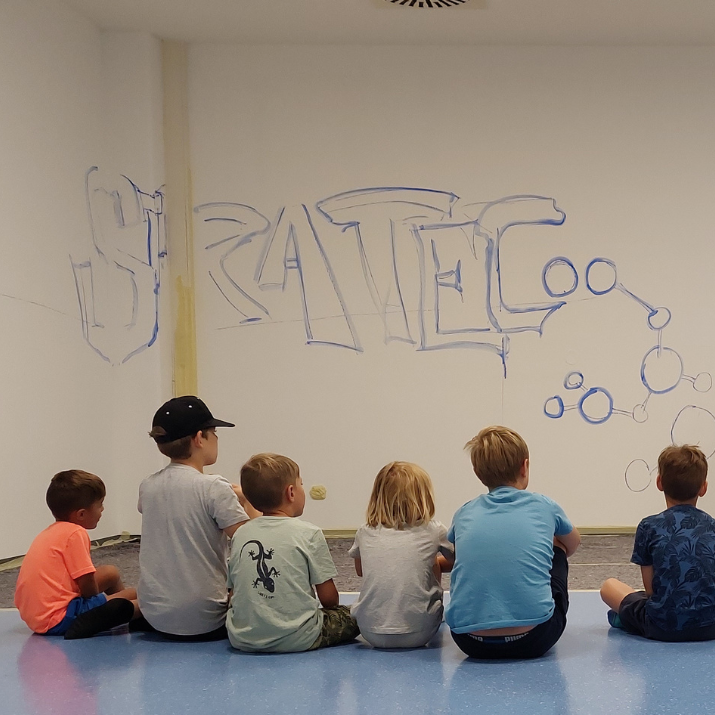 Kids of STRATEC employees in a children event from the back