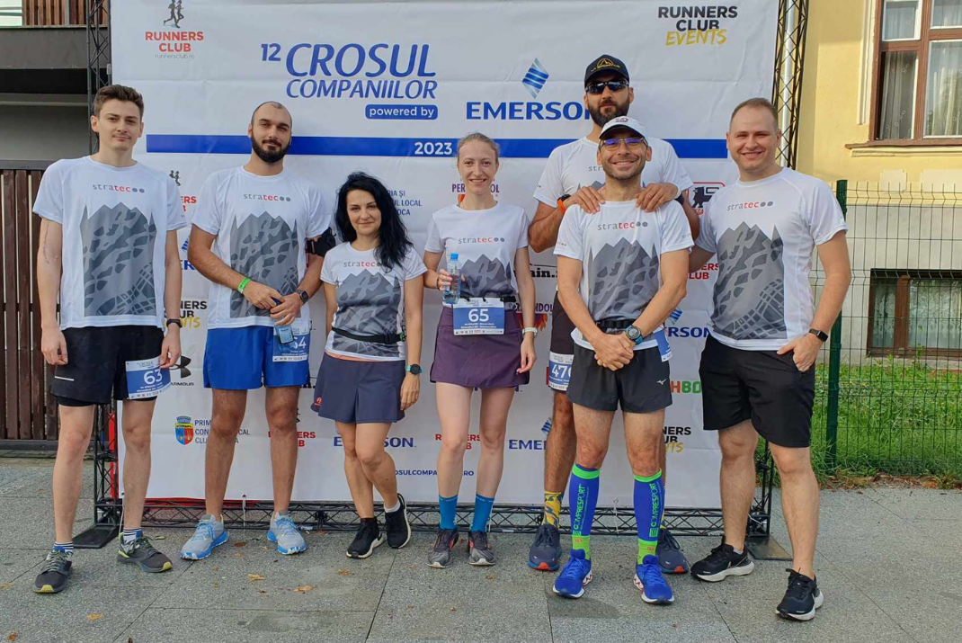 Group picture of STRATEC employees participating in a run in Romania